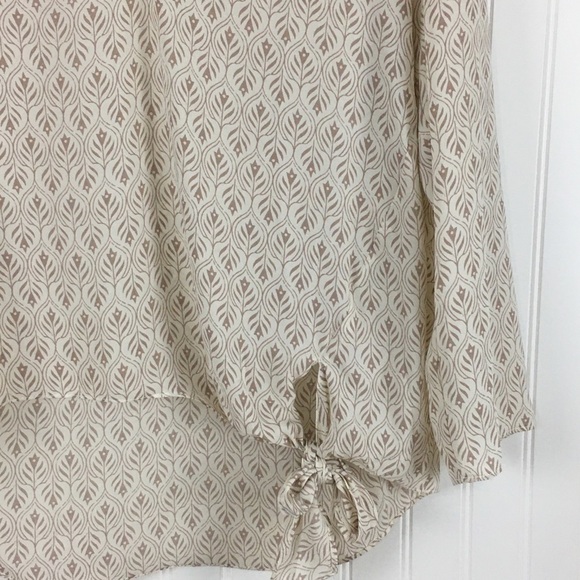 Mahina Ivory Leaf Print V-neck  Long Sleeve Top Size Medium - Picture 4 of 6